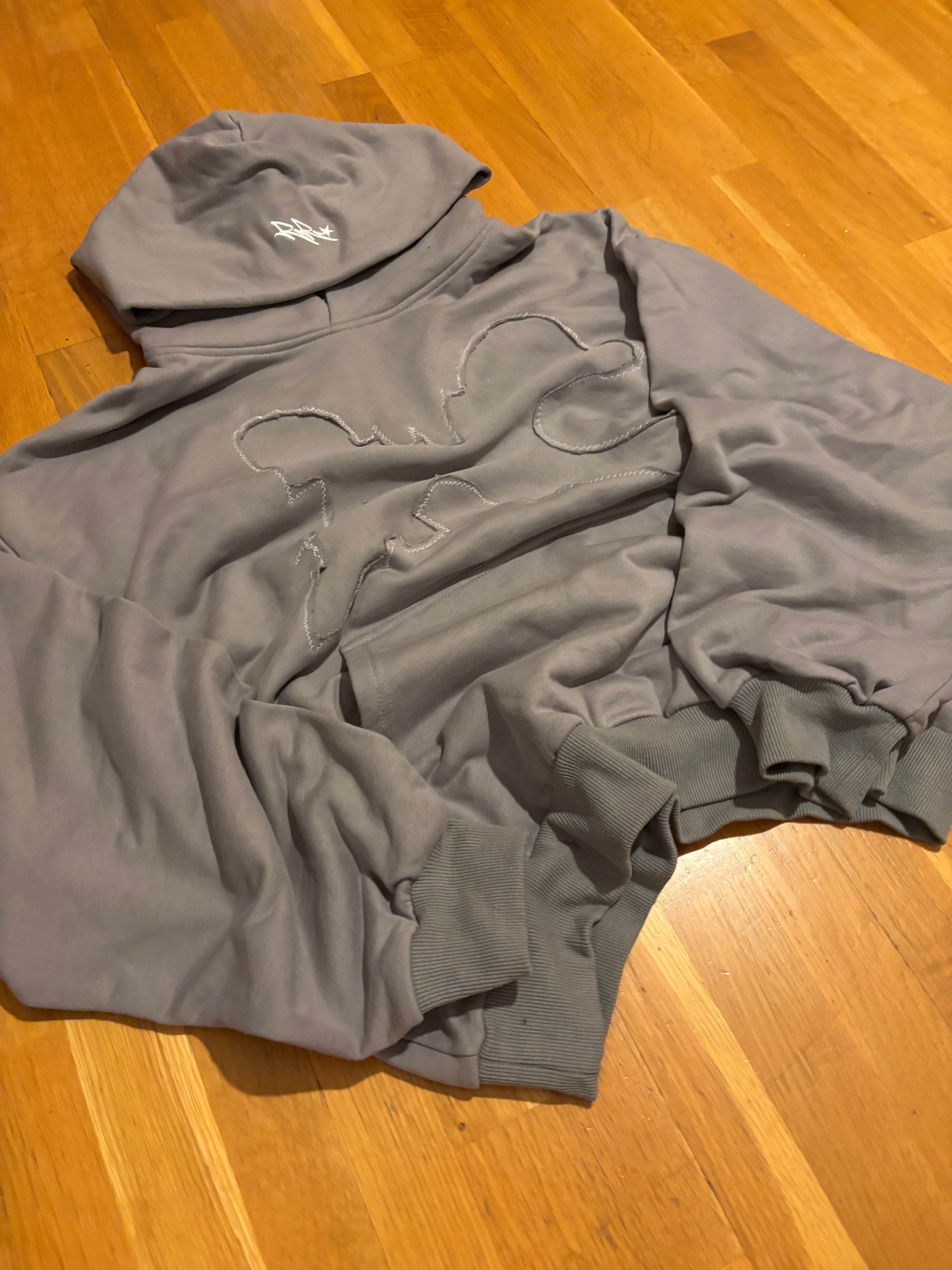 CRANZ X RVK ROSES hettupeysa