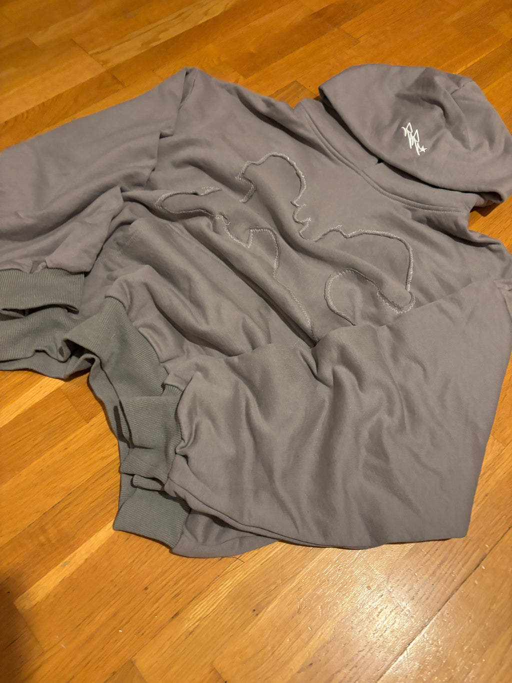 CRANZ X RVK ROSES hettupeysa