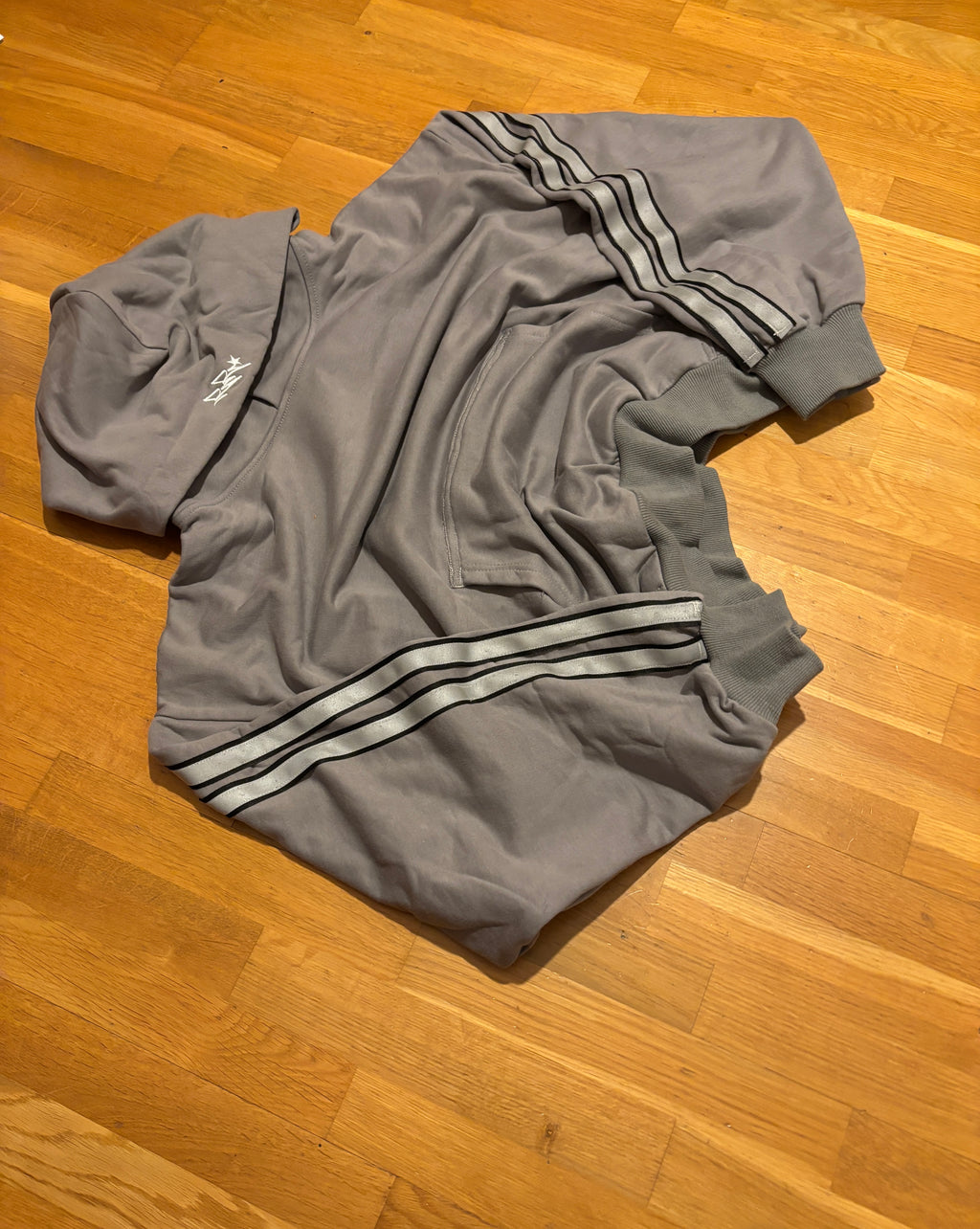 CRANZ X RVK ROSES hettupeysa