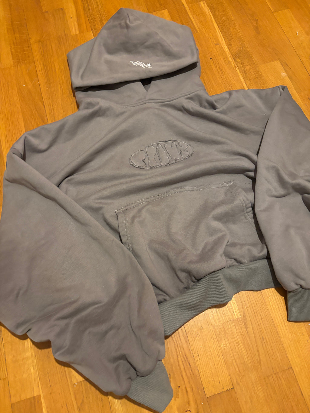 CRANZ X RVK ROSES hettupeysa